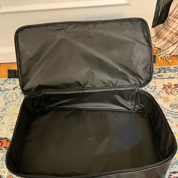 Beis Weekender Tote - Picture 8 of 9